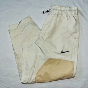 Nike Lightweight Drawstring Beige / Tan Women’s Athletic Pants Size Medium